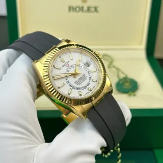 Sky-Dweller White Dial Gold Case Oysterflex Bracelet