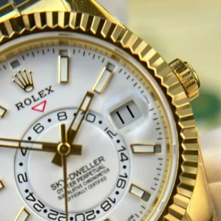 Sky-Dweller White Dial Gold Case Oysterflex Bracelet