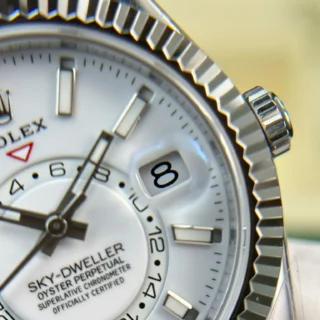 Sky-Dweller White Dial Steel Case Oysterflex Bracelet
