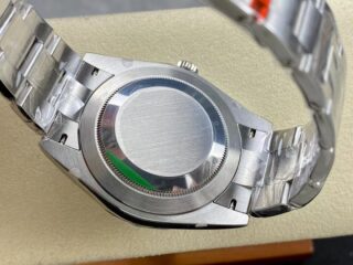 Superclone Oyster Perpetual Turquoise Dial 124300 Style Perspective