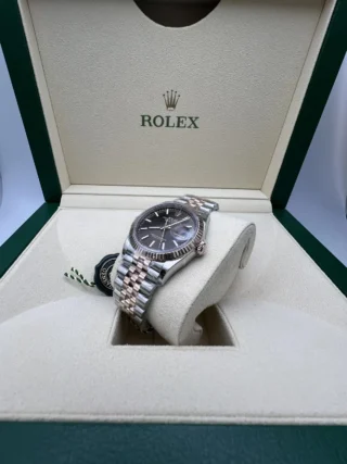 Superclone Datejust Chocolate Dial 126231 Jubilee Close-Up Focus