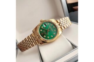 Datejust RG/RG Jub Green/Dial Profile Shot