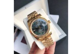 Datejust RG/RG Jubilee Bracelet Perspective View