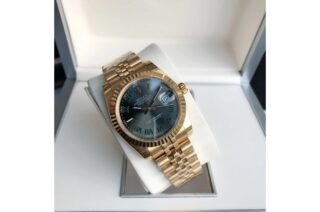 Datejust RG/RG Jubilee Bracelet Close-Up Focus