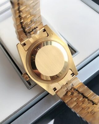 Datejust RG/RG Jubilee Bracelet Alternate Angle