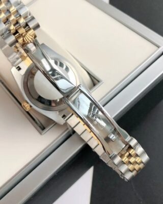 Datejust RG/SS Jub White/Dial Profile Shot