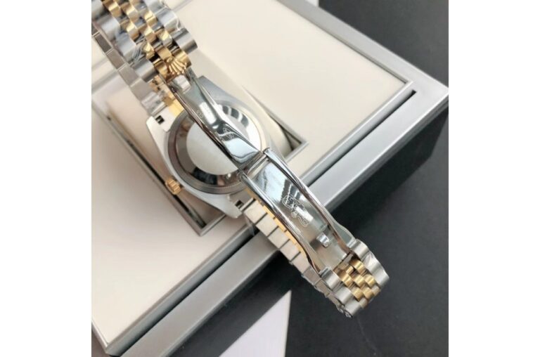 Datejust RG/SS Jub White/Dial Profile Shot
