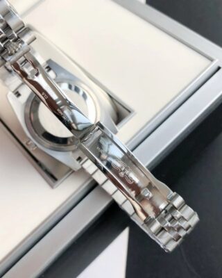 Datejust SS/SS Jub Green/Dia Feature Highlight