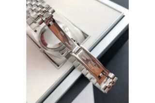 Datejust SS/SS Jub Grey/Rmn Profile Shot
