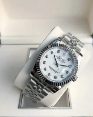 Datejust SS/SS Jub White/Dial Close-Up Focus