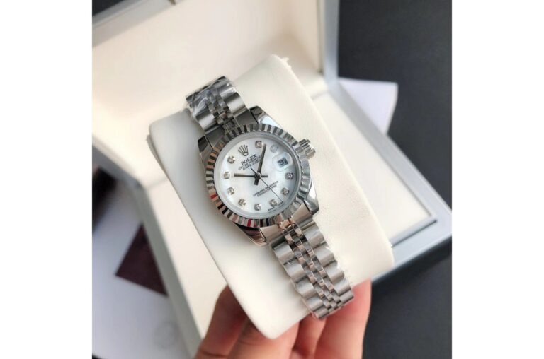 Datejust SS/SS Jub White/Dial Profile Shot