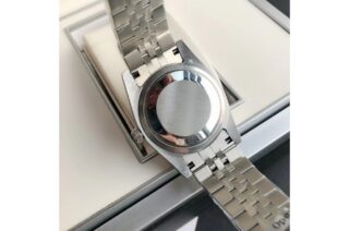 Datejust SS/SS Jub White/Dial Alternate Angle
