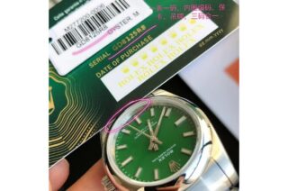 Oyster Perpetual SS/SS Green/Stk Feature Highlight