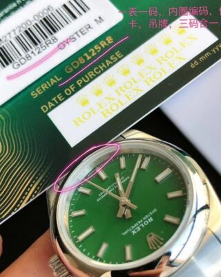 Oyster Perpetual SS/SS Green/Stk Feature Highlight