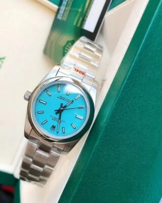 Oyster Perpetual SS/SS Tiffany Blue/Stk Feature Highlight