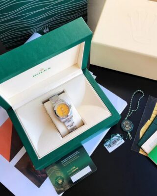 Oyster Perpetual SS/SS Yellow/Stk Close-Up Focus