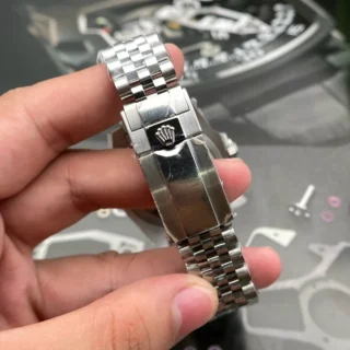 GMT MAster II Pepsi Black Dial Blue Red Bezel