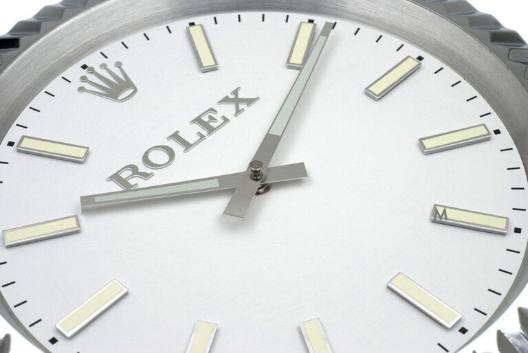 WALL CLOCK – DATEJUST Close-Up Focus