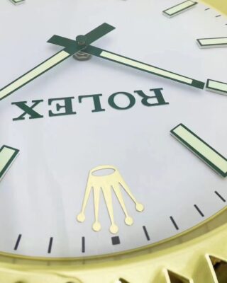 WALL CLOCK – DATEJUST GOLD Angle Detail