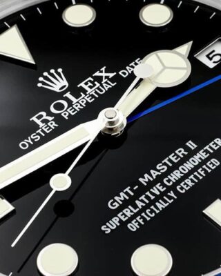 WALL CLOCK – GMT MASTER II BATMAN Angle Detail