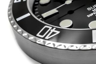 WALL CLOCK – SUBMARINER Close-Up Focus