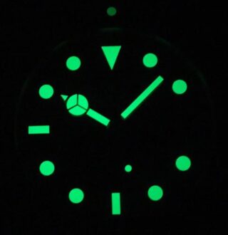 WALL CLOCK – SUBMARINER Profile Shot