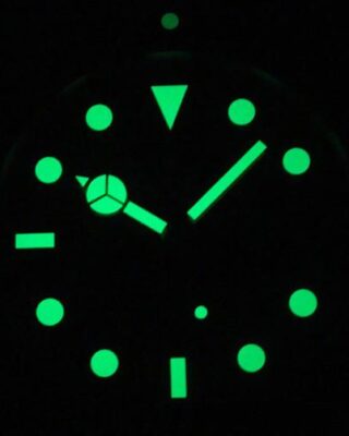 WALL CLOCK – SUBMARINER Profile Shot