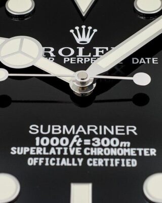 WALL CLOCK – SUBMARINER BLACK Close-Up Focus