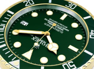 WALL CLOCK – SUBMARINER GREEN GOLD Angle Detail