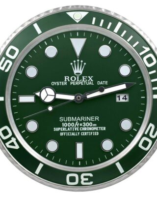 WALL CLOCK – SUBMARINER ‘HULK‘ EDITION Angle Detail