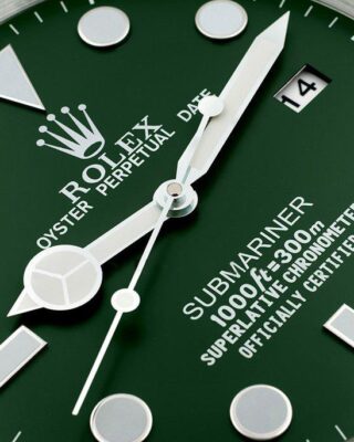 WALL CLOCK – SUBMARINER ‘HULK‘ EDITION Profile Shot