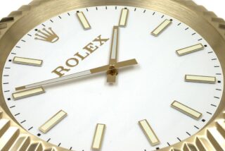 WALL CLOCK – WIMBLEDON OYSTER DATEJUST GOLD Close-Up Focus