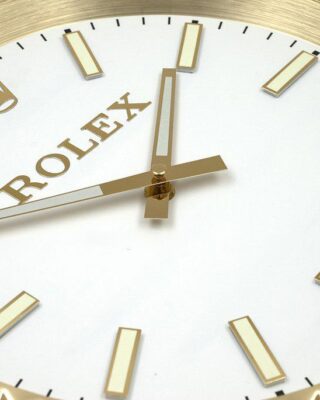 WALL CLOCK – WIMBLEDON OYSTER DATEJUST GOLD Close-Up Focus