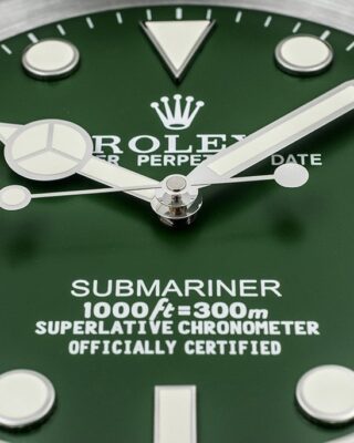 WALL CLOCK – “XL” SUBMARINER Close-Up Focus