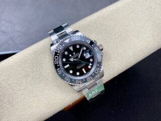 Superclone GMT-Master II 126710GRNR "Bruce Wayne" Oyster 2024 Angle Detail