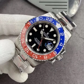 GMT-Master II 126710BLRO "Pepsi" Oyster Close-Up Focus