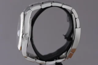 Datejust Blue Dial 126334 Oyster Feature Highlight