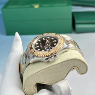 Yacht-Master Chocolate Dial 126621 Angle Detail