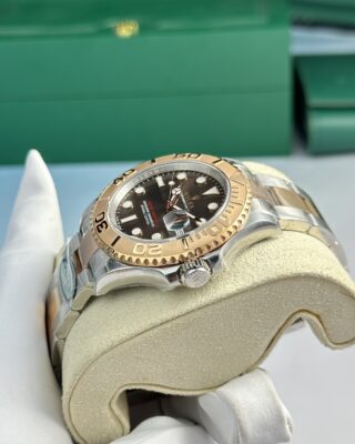 Yacht-Master Chocolate Dial 126621 Angle Detail