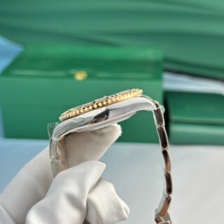Yacht-Master Chocolate Dial 126621 Feature Highlight