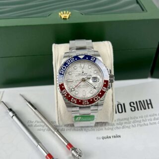 Superclone GMT-Master II Meteorite Dial 126719BLRO "Superman" Oyster Perspective View