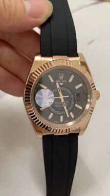 Replica Rolex Sky-Dweller Black Dial 326235 photo review