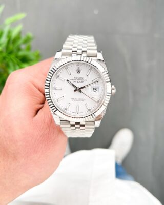 Datejust White Dial 126334 Jubilee Flutted Perspective View