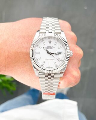 Datejust White Dial 126334 Jubilee Flutted Close-Up Focus