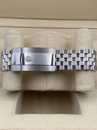 Superclone Datejust Rhodium Dial 126300 "Wimbledon" Jubilee Close-Up Focus