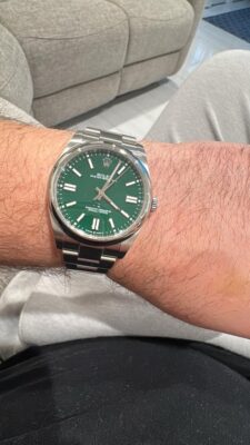 Replica Rolex Oyster Perpetual Green Dial 124300 41 mm photo review