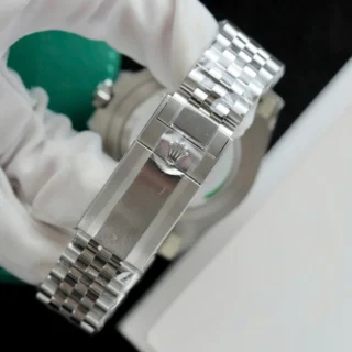 Superclone GMT-Master II 126729VTNR Jubilee “Absinthe” Visual Detail