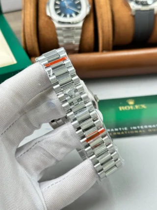 Day-Date Black Dial Fluted Bezel Presidential Bracelet