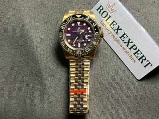 Superclone GMT-Master II 126718GRNR Tiger Iron Dial Perspective View