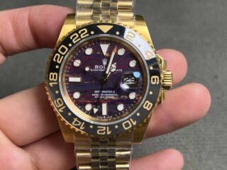 Superclone GMT-Master II 126718GRNR Tiger Iron Dial Angle Detail